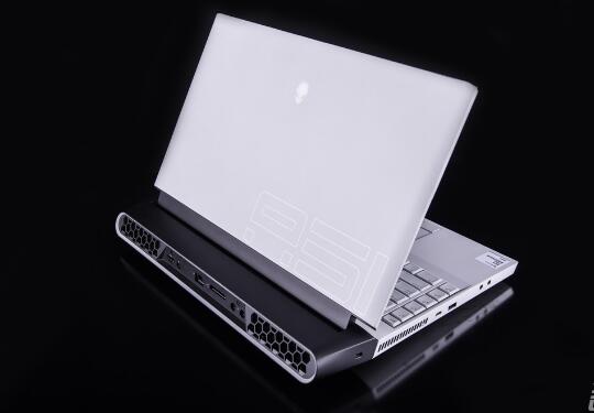 游戲本的工業設計，公司旗艦-ALIENWARE AREA-51M評測