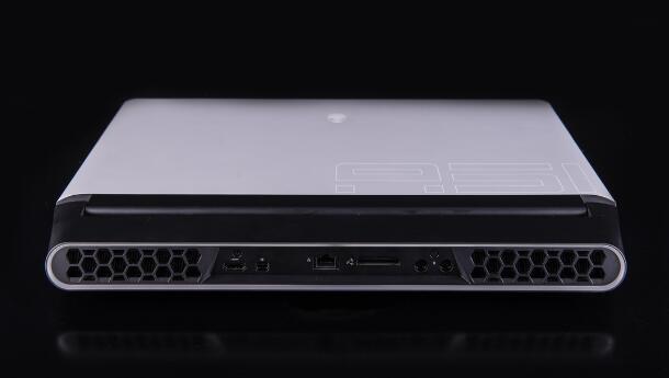 游戲本的工業設計，公司旗艦-ALIENWARE AREA-51M評測
